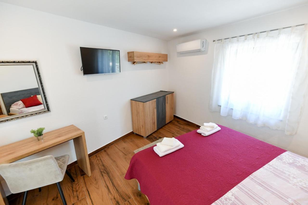 Holiday Home Skevini Dvori Starigrad Paklenica Extérieur photo