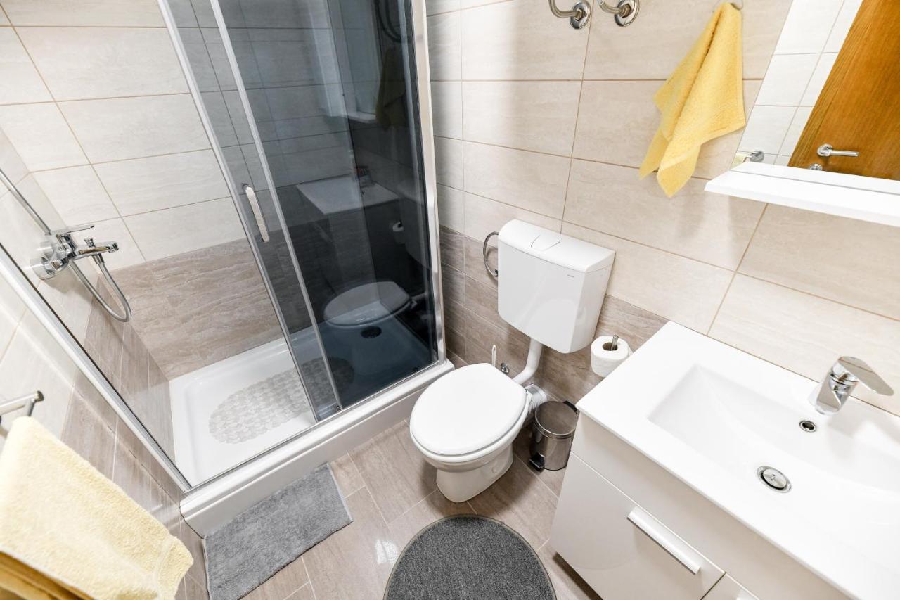 Holiday Home Skevini Dvori Starigrad Paklenica Extérieur photo