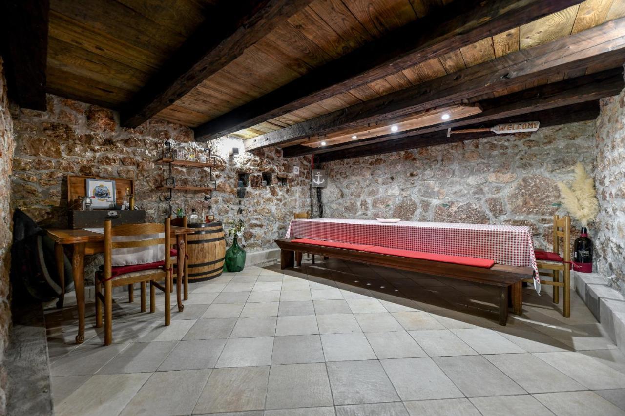 Holiday Home Skevini Dvori Starigrad Paklenica Extérieur photo